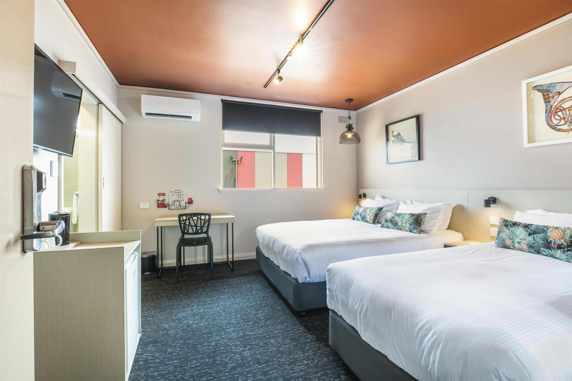 Nightcap At Fairfield Hotel Bagian luar foto