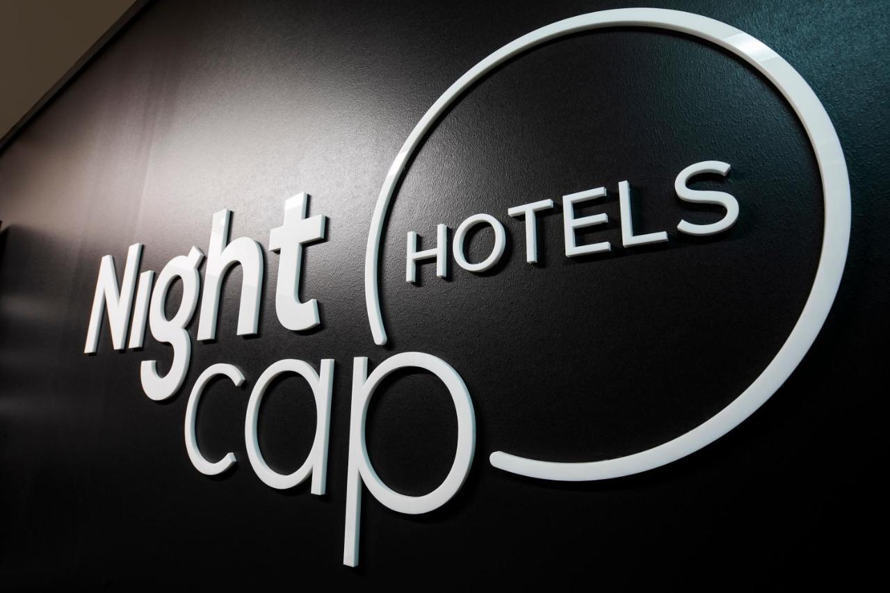 Nightcap At Fairfield Hotel Bagian luar foto